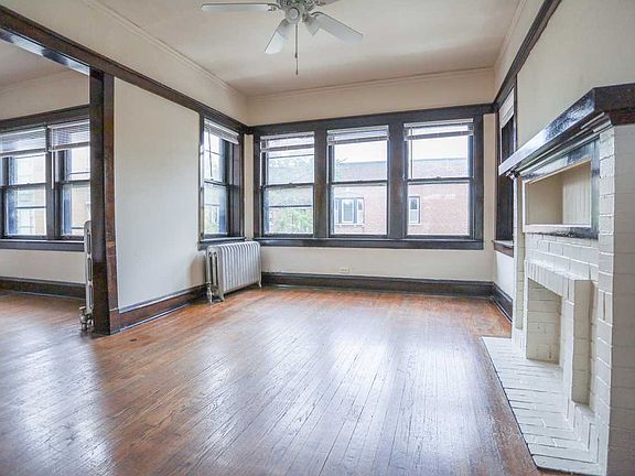 5th image of 1533 W Cornelia Ave APT 2
