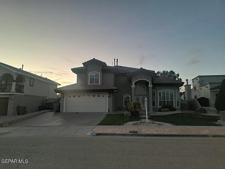 12345 Kit Carson Dr — Photo 1