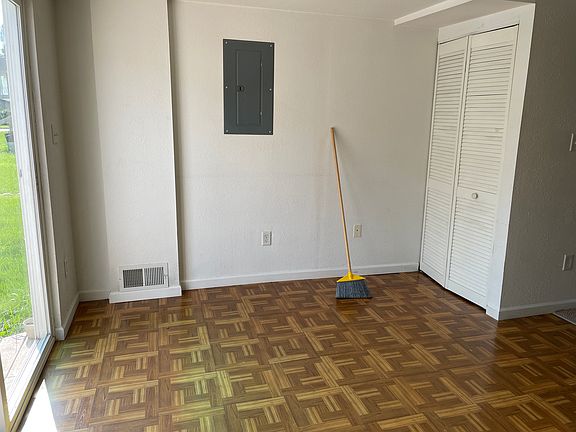 3rd image of 203 E Main St #A