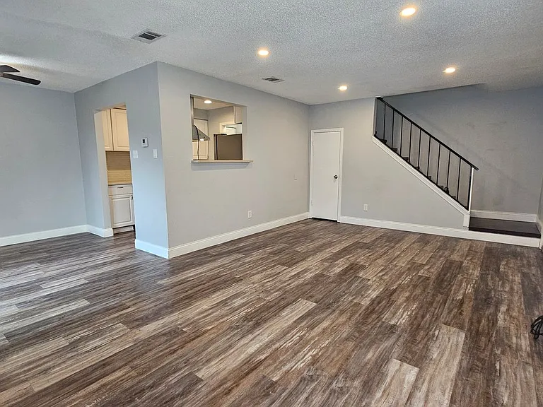 3931 N Garland Ave #4 — Photo 6
