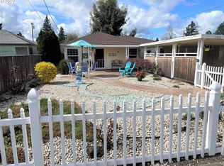 506 W Shenandoah St, Roseburg, OR 97471