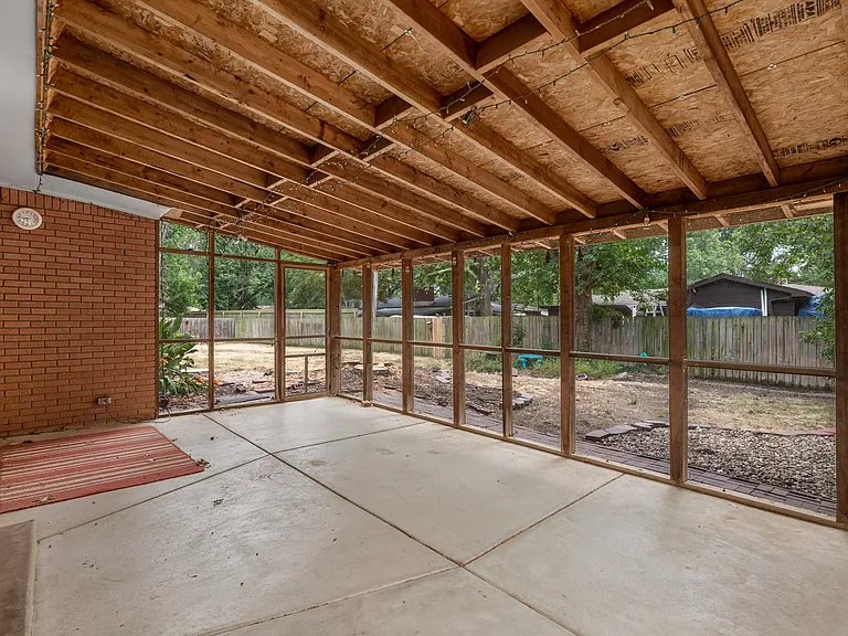 900 N Saint James Pl — Photo 23