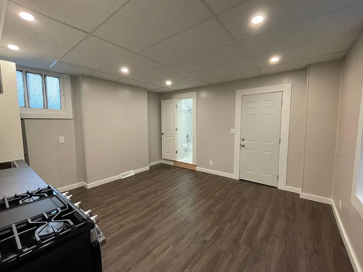 Building Photo - 436 Linden St #3