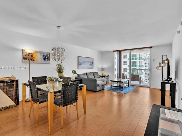 1200 Brickell Bay Dr APT 2119, Miami, FL 33131