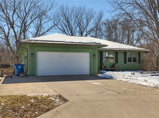 3028 Deerpath Ct, Des Moines, IA 50320