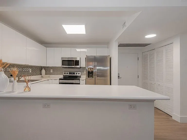 2301 Collins Ave #333 — Photo 13