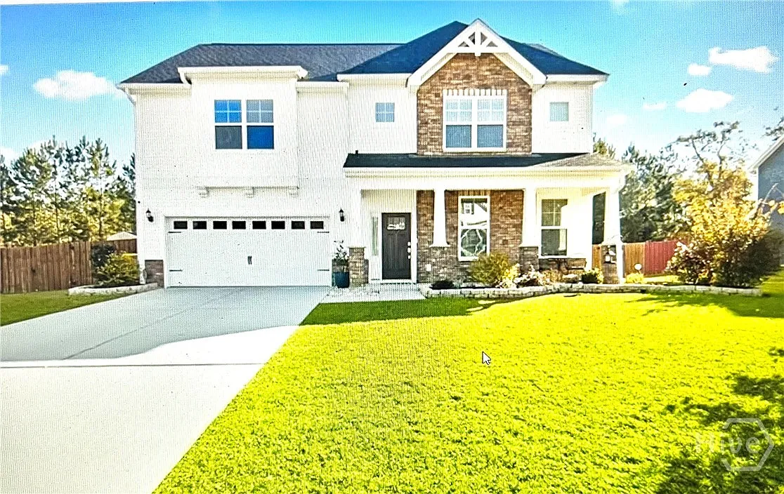 5 bed, 2.5 bath, 2936 sqft, $3,000 — Photo 1