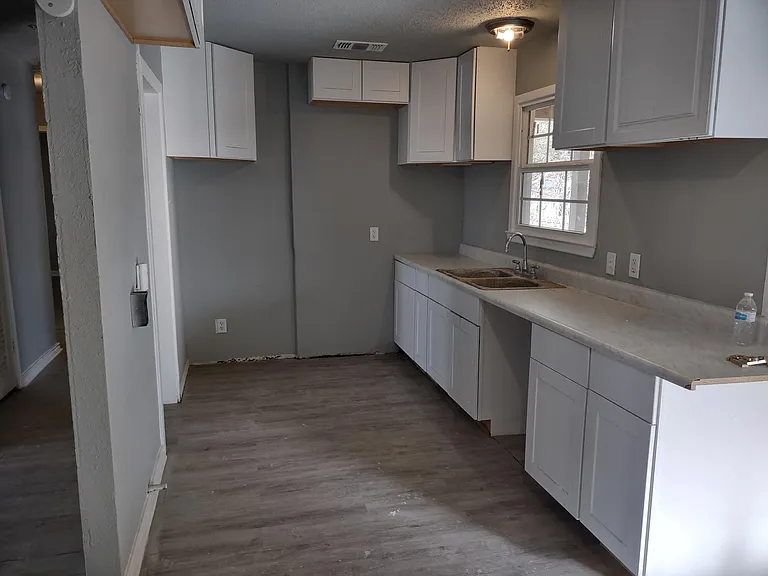 1834 E 1st Pl — Photo 5
