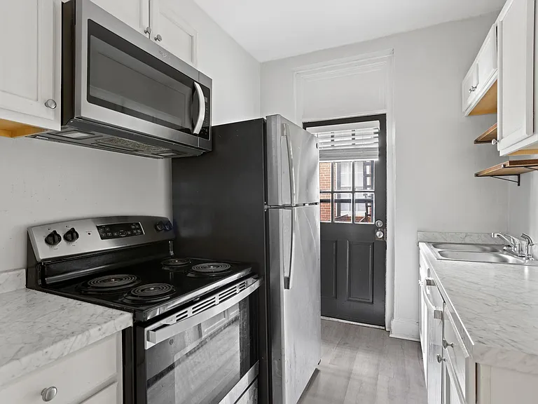 City View Apartments — Photo 8