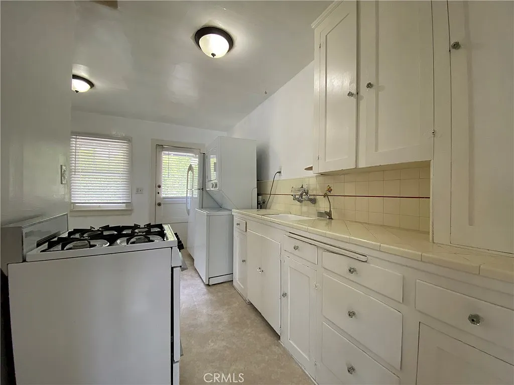 1 bed, 612 sqft, $2,395 — Photo 3