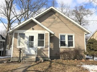 121 W 1st St, Trenton, IL
