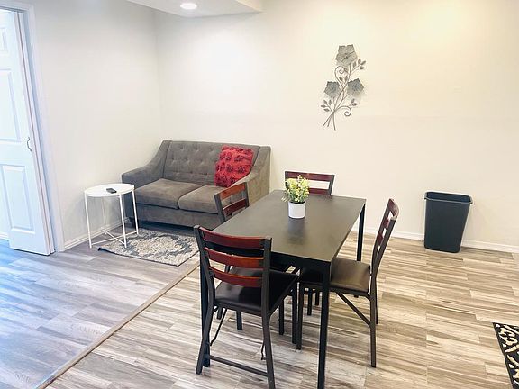 2nd image of 13160 Victory Blvd #400