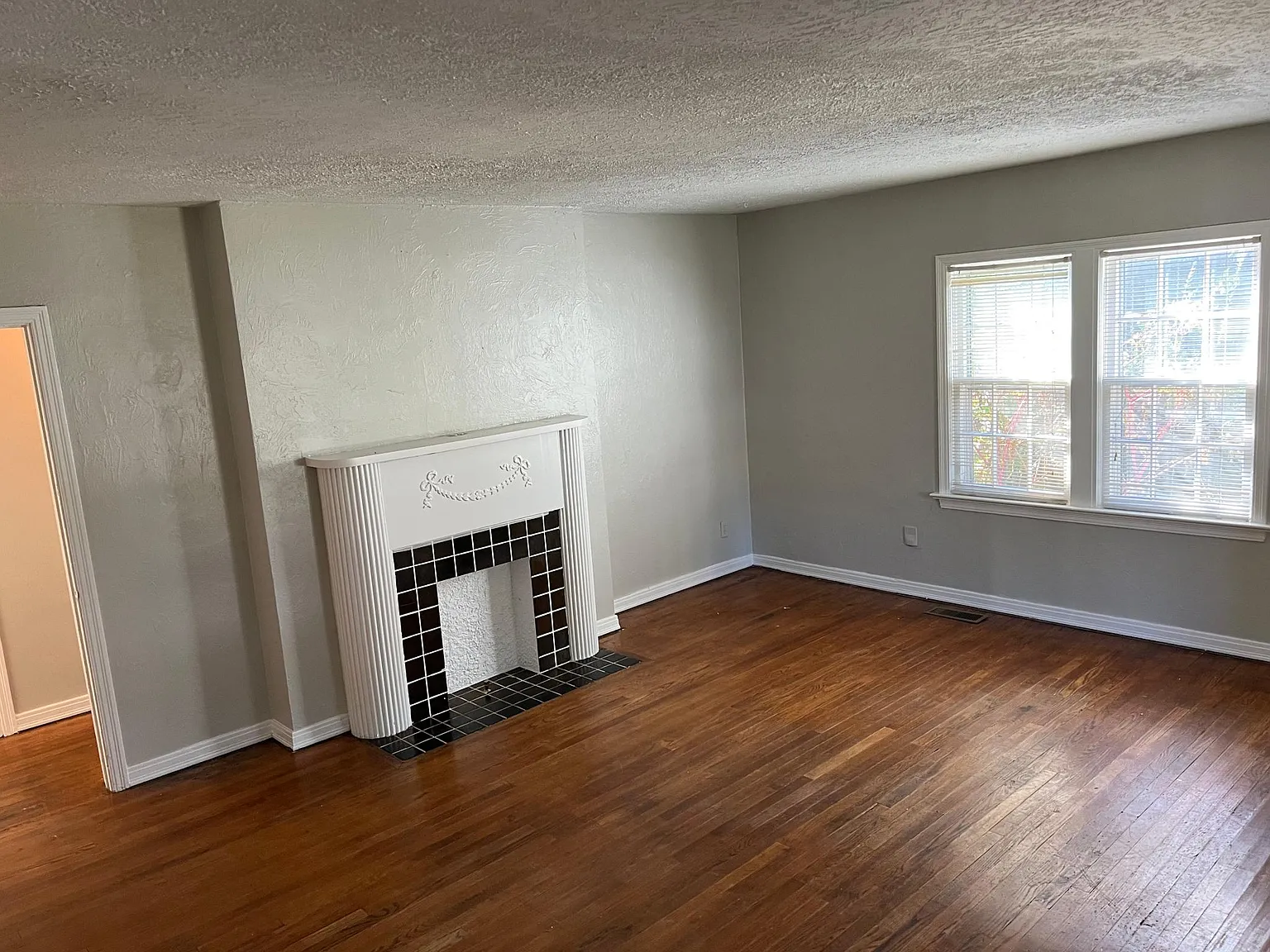 1226 NW 46th St — Photo 2