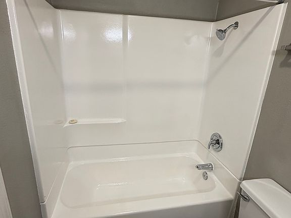 4th image of 515 S 13th St APT 2
