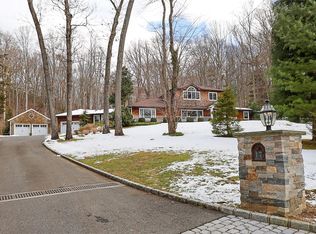 17 Tiffany Rd, Oyster Bay, NY 11771