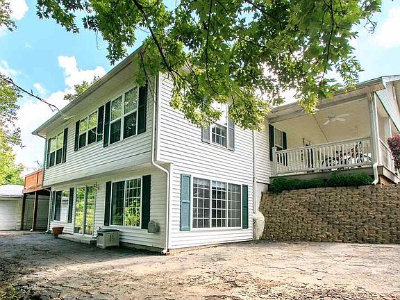 Detached Garage