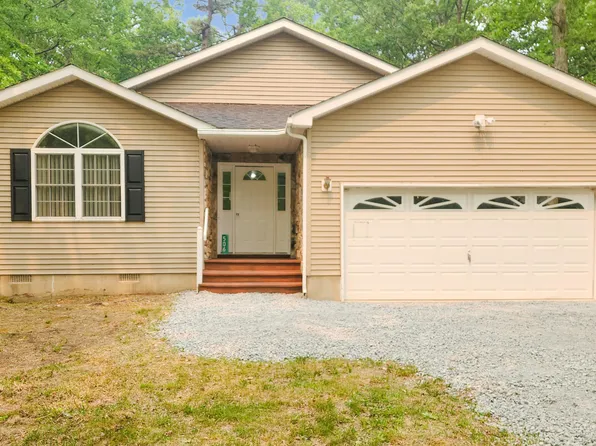 506 Galion Dr, Tamiment, PA 18371