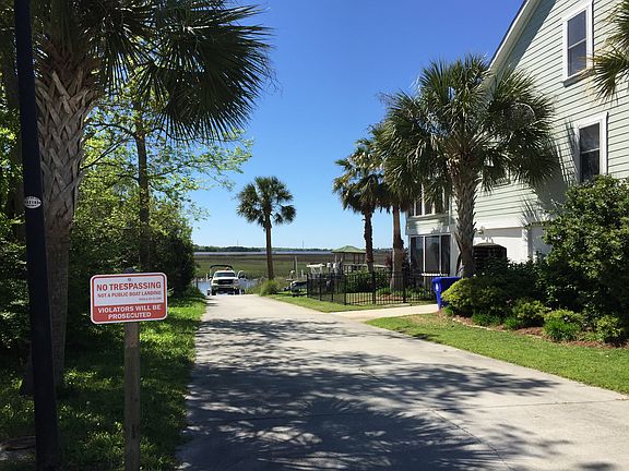 4th image of 3018 S Shore Dr