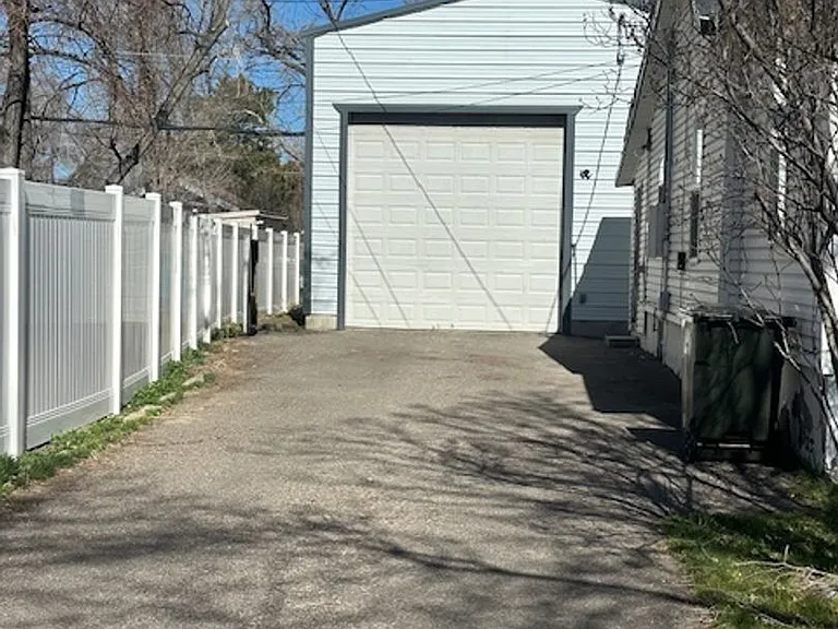 726 N 11th Ave — Photo 22