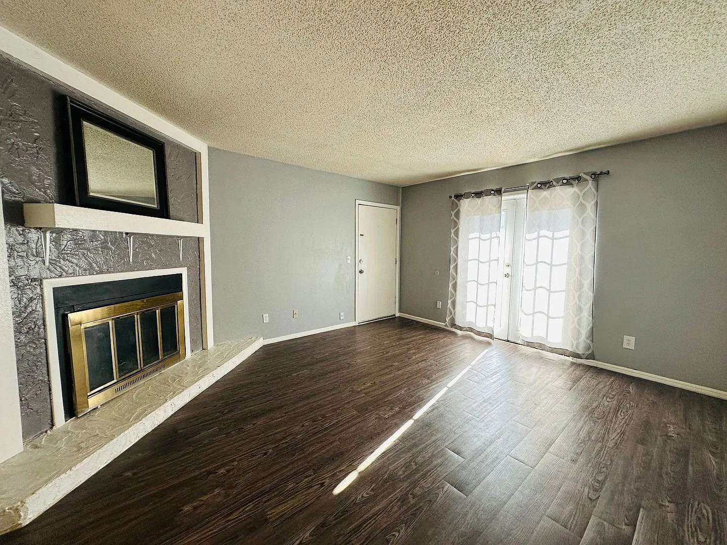 2 bedrooms 1.5 bathrooms at Cedar Lake Estates — Photo 4