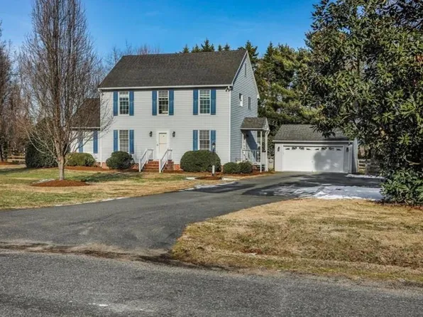 139 Wakefield St, Montross, VA 22520