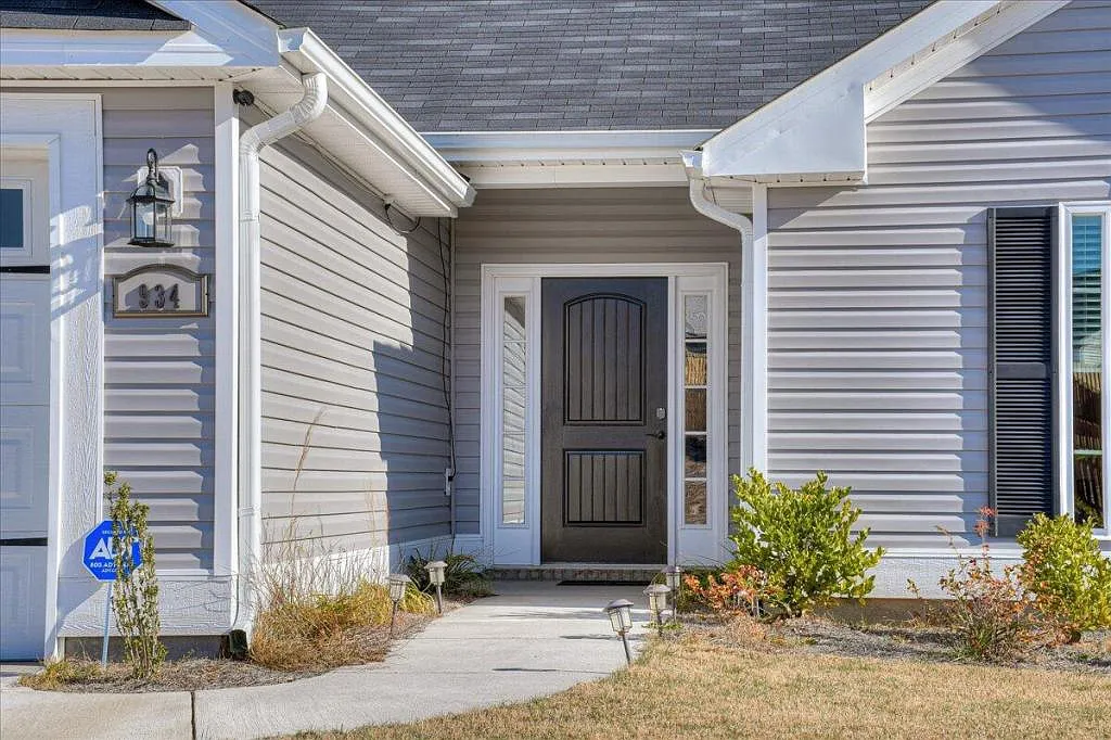 934 Mulford Lp — Photo 2