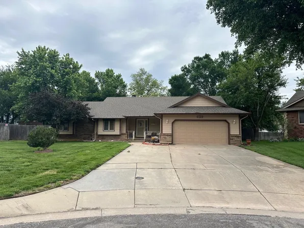 7704 W Prestwick Cir, Wichita, KS 67212