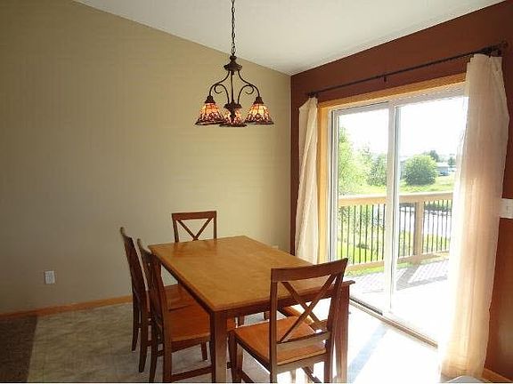 5th image of 895 Marigold Drive