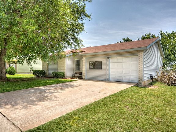 3rd image of 203 Ameswood Dr