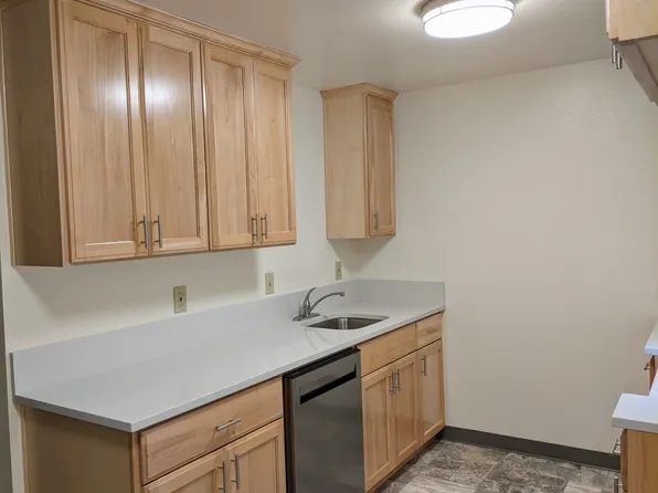 2229 Hawthorne St APT D, Forest Grove, OR 97116