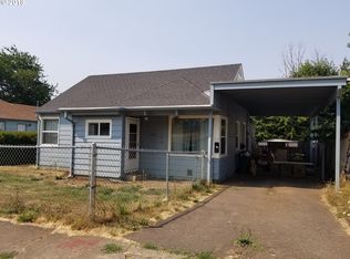 1136 E Taylor Ave, Cottage Grove, OR 97424