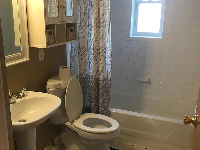 556 Rosemont Ave #2 — Photo 9