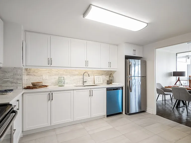 355 R Saint Clair Ave W — Photo 10