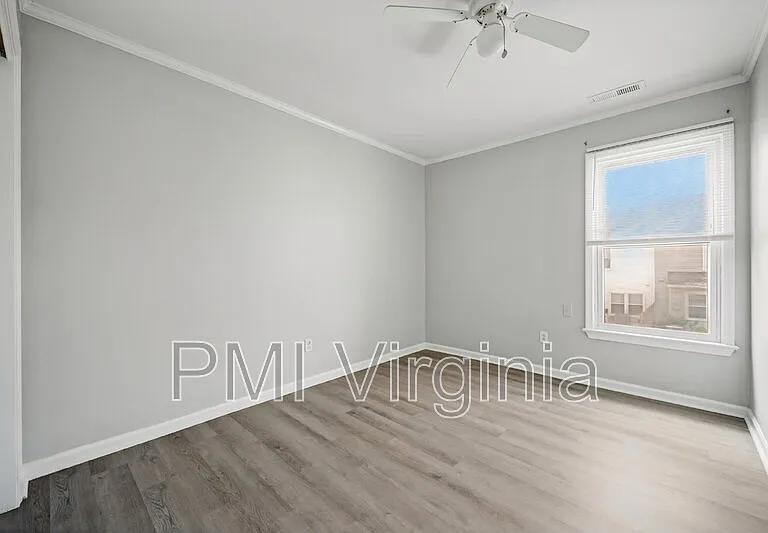 1151 Hillock Xing — Photo 18