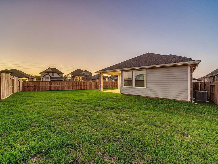 8706 Fox Trail Dr — Photo 25