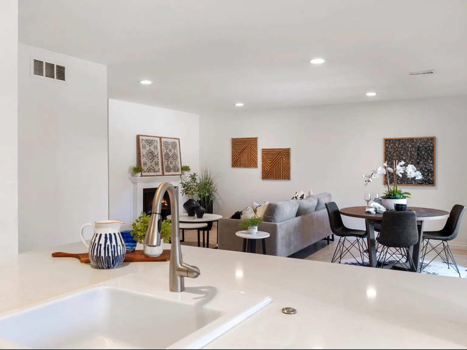 3 bed, 1326 sqft, $4,500 — Photo 4
