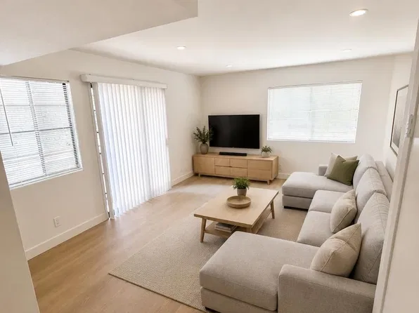 12121 Moorpark St, Studio City, CA