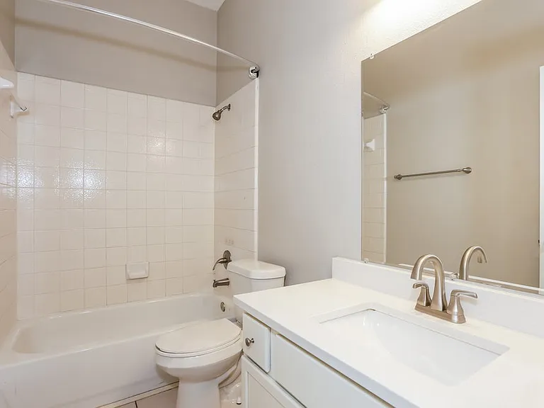 4617 Seneca Dr — Photo 18