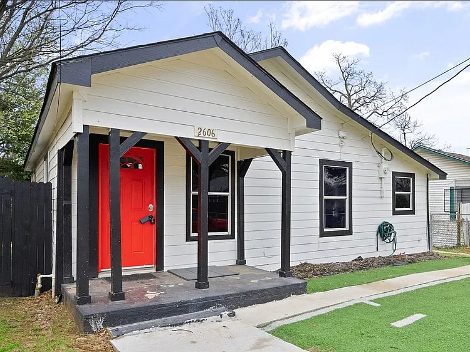 2nd image of 2606 Lobdell St