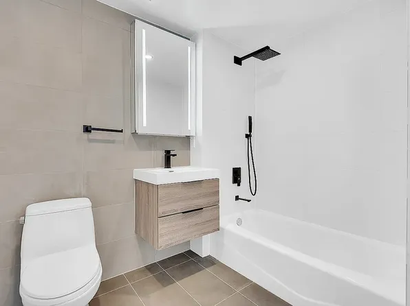 116-17 Grosvenor Lane image 3 of 15