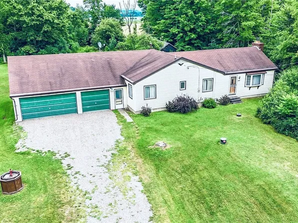 2658 Bauer Rd, Eden, NY 14057