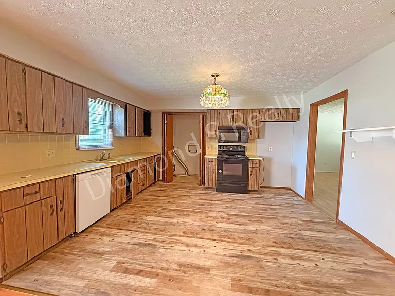 2264 E Nora St — Photo 8