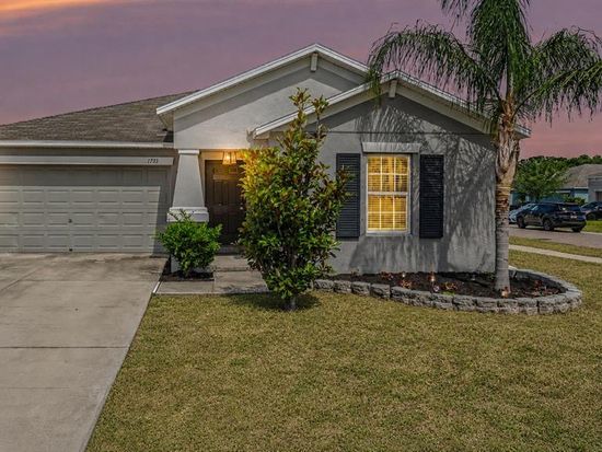 1733 Broad Winged Hawk Dr, Ruskin, FL 33570
