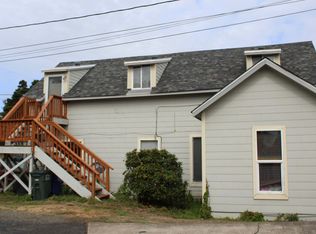 943 SW 12th St, Newport, OR 97365