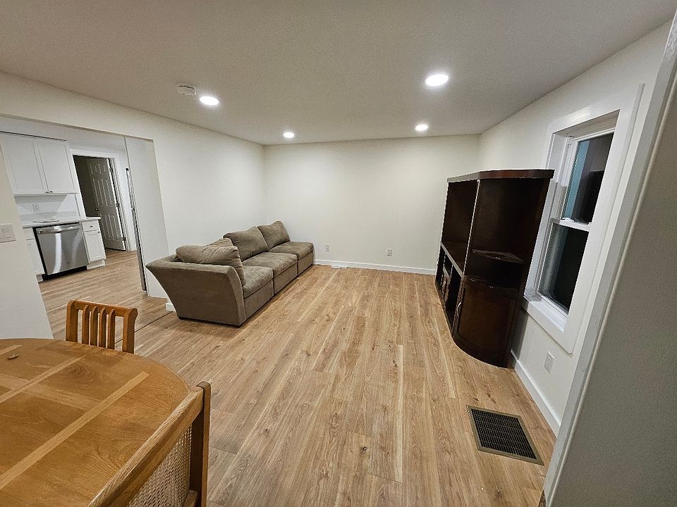 1st image of 862 South St #1