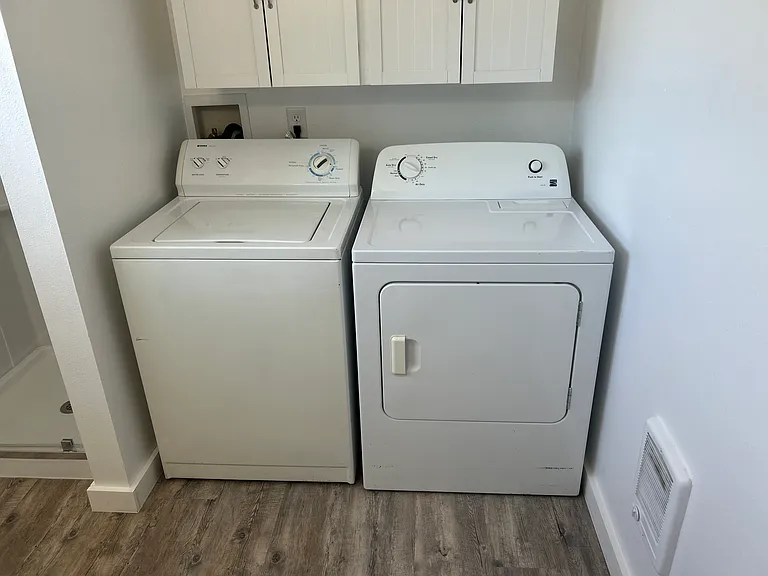 1915 E Walton Ave — Photo 2