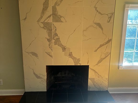 3rd image of 2525 Jerry Jones Dr