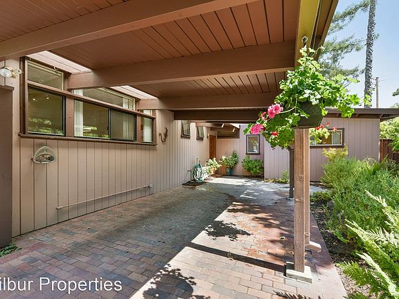 3rd image of 58 Roosevelt Cir