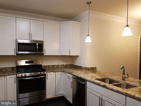 5th image of 13722 Neil Armstrong Ave APT 306