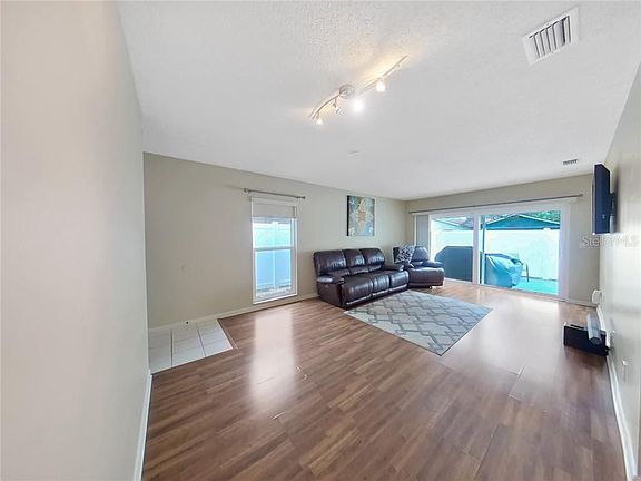 4th image of 10509 Weeping Willow Pl
